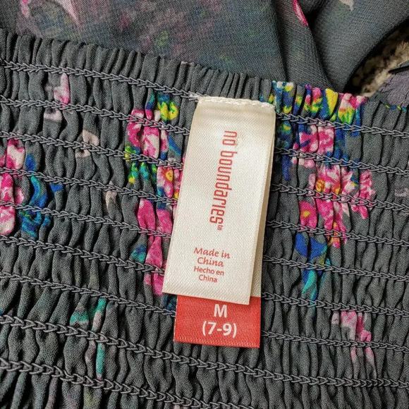 No Boundaries Gray Floral Ruffle Front Blouse Size Medium NWOT - Picture 3 of 12